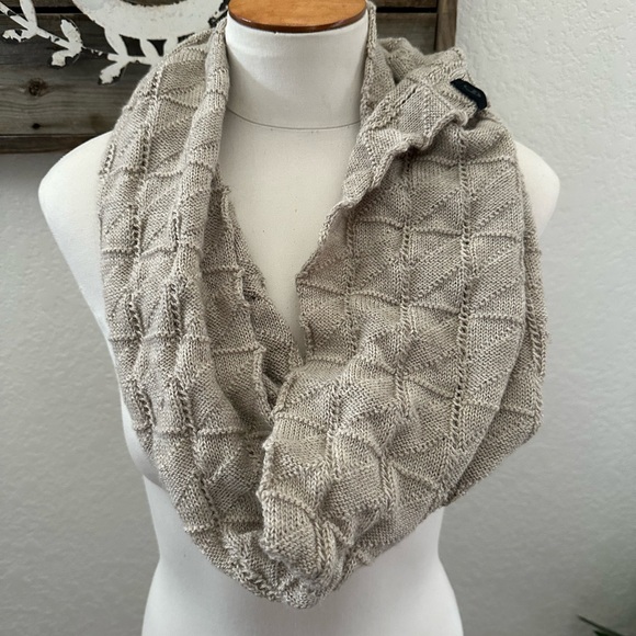 Icebreaker Beige‎ Knit Merino Wool Infinity Scarf - Picture 1 of 6